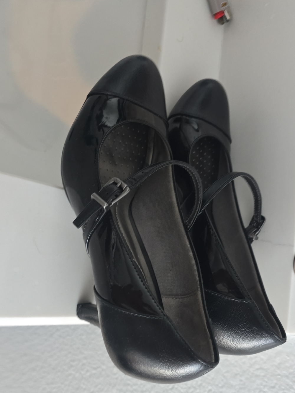 Life Stride Black Patent and Leather Mary Jane Heels